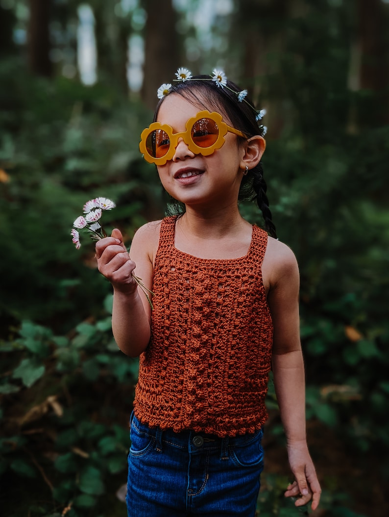Modello all'uncinetto per top boho da bambina - dai 6 mesi agli 8 anni