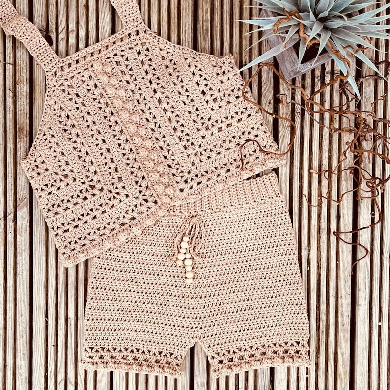 Completo boho con top e pantaloncini all'uncinetto - dai 6 mesi ai 10 anni