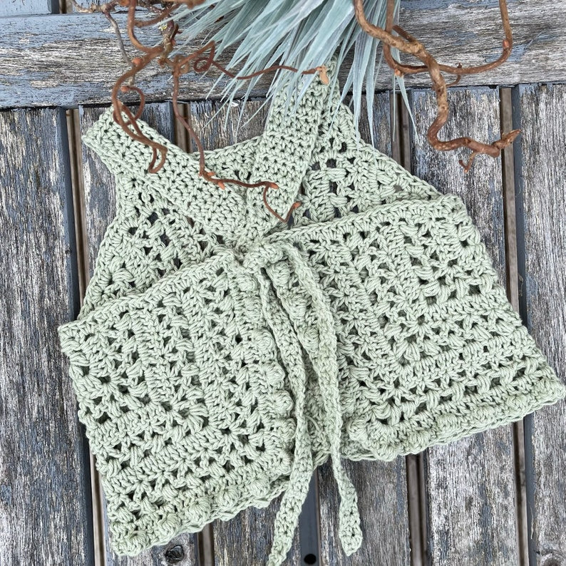 Modello all'uncinetto per top boho da bambina - dai 6 mesi agli 8 anni